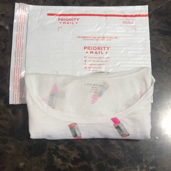 Lane Bryant lipstick t-shirt - Picture 12 of 12